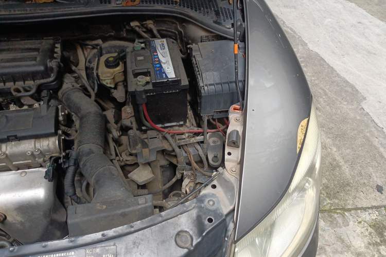 Used Skoda Octavia 2010 1.6L Manual - Yijun Version Engine Bay Left
