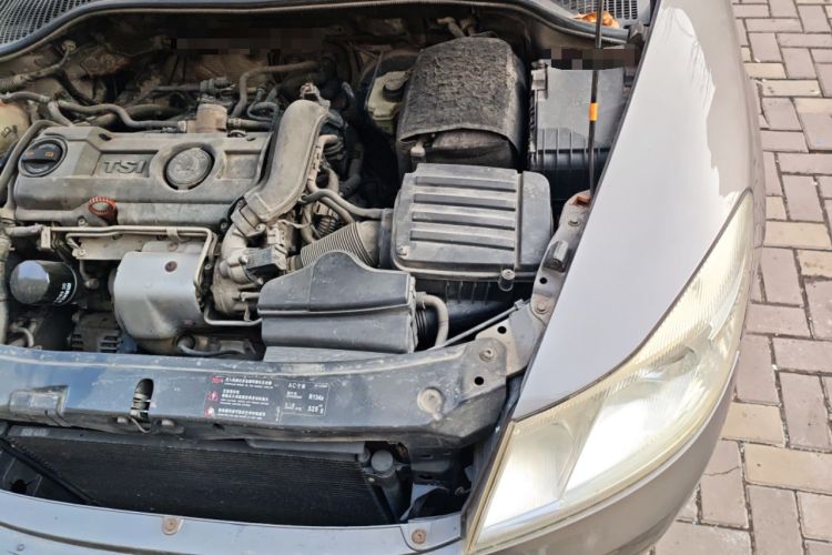 Used Skoda Octavia 2010 1.4 TSI Manual Yijun Edition Engine Bay Left