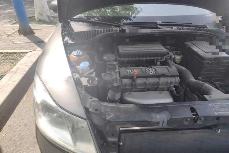 Used Skoda Octavia 2010 1.6L Automatic Yijun Edition Engine Bay Right