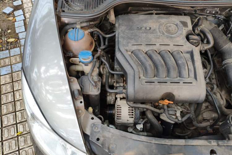 Used Skoda Octavia 2010 2.0L Automatic Yijun Edition Engine Bay Right