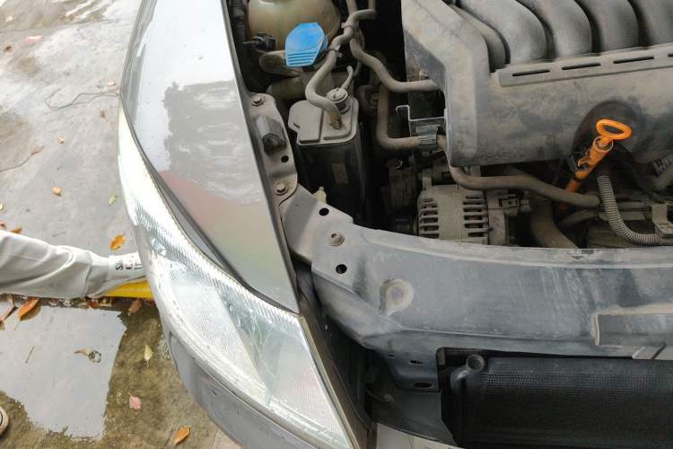 Used Skoda Octavia 2010 2.0L Automatic Yijun Edition Engine Bay Right