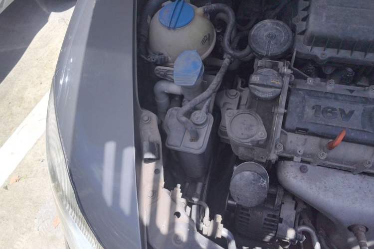 Used Skoda Octavia 2010 1.6L Automatic Eado Edition Engine Bay Right