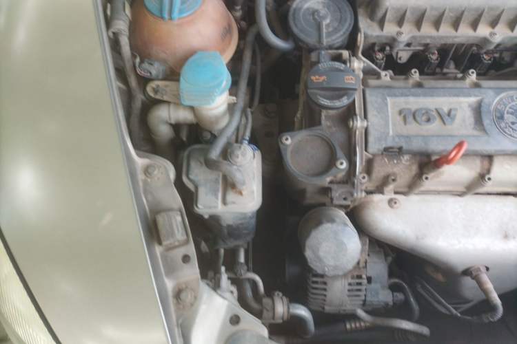 Used Skoda Octavia 2010 1.6L Automatic Eado Edition Engine Bay Right