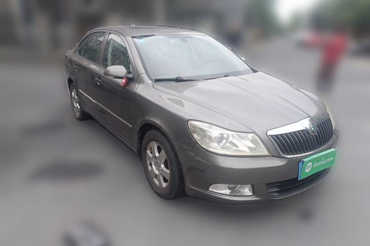 Used Skoda Octavia 2010 1.6L Automatic Yijun Edition Front Right 45 Deg