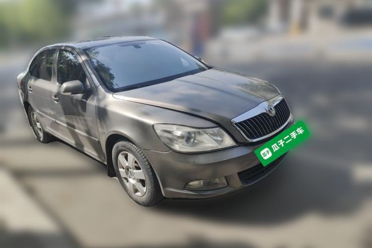 Used Skoda Octavia 2010 1.6L Automatic Yijun Edition Front Right 45 Deg