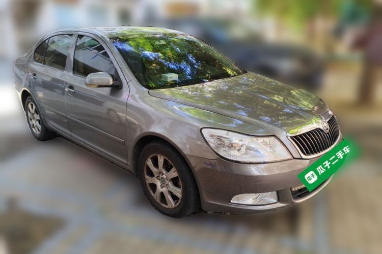 Used Skoda Octavia 2010 2.0L Automatic Yijun Edition Front Right 45 Deg