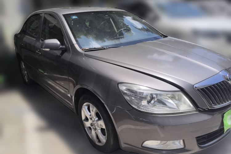 Used Skoda Octavia 2010 1.6L Automatic Eado Edition Front Right 45 Deg