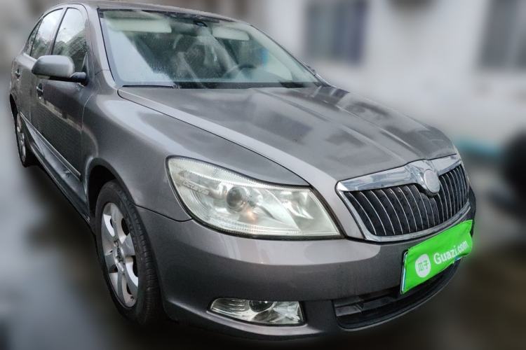 Used Skoda Octavia 2010 1.4TSI DSG Yijun Edition Front Right 45 Deg