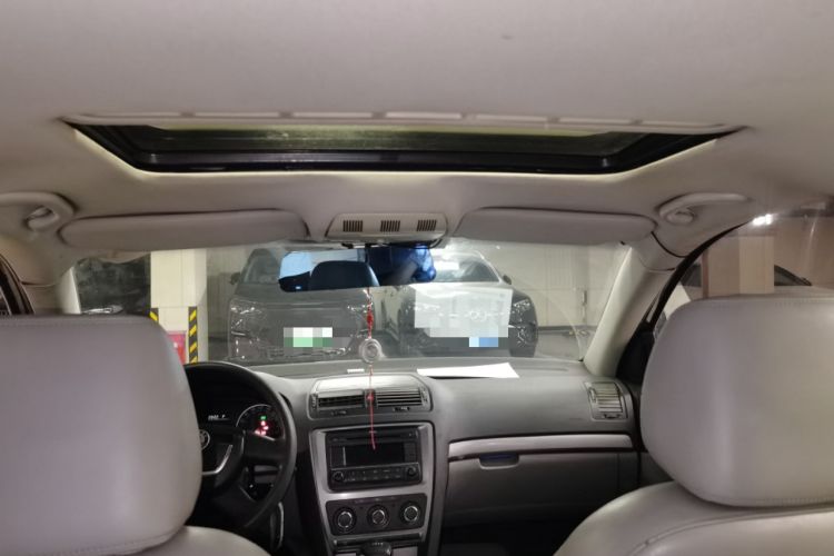 Used Skoda Octavia 2010 1.4TSI DSG Yijun Edition Headliner