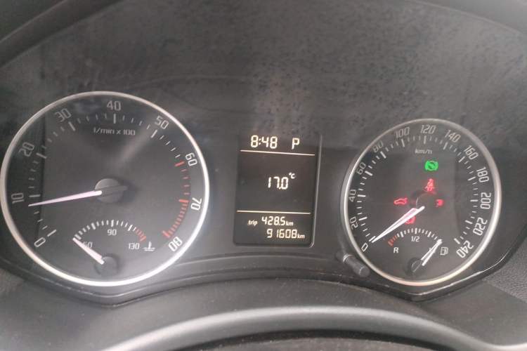 Used Skoda Octavia 2010 1.6L Automatic Yijun Edition Instrument Cluster
