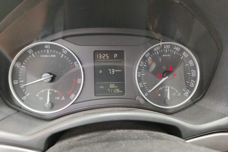 Used Skoda Octavia 2010 2.0L Automatic Yijun Edition Instrument Cluster