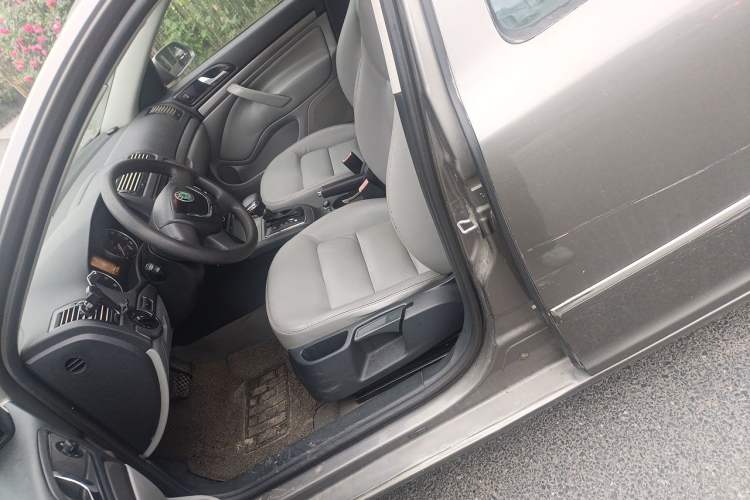 Used Skoda Octavia 2010 1.6L Automatic Yijun Edition Left Front Seat