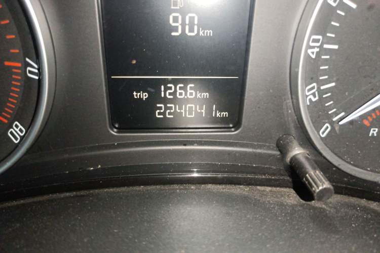 Used Skoda Octavia 2010 1.6L Manual - Yijun Version Odometer Close Up