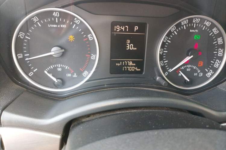 Used Skoda Octavia 2010 1.6L Automatic Eado Edition Odometer Close Up