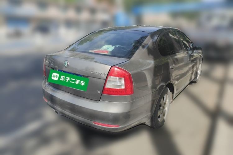 Used Skoda Octavia 2010 1.6L Automatic Yijun Edition Rear Right 45 Deg