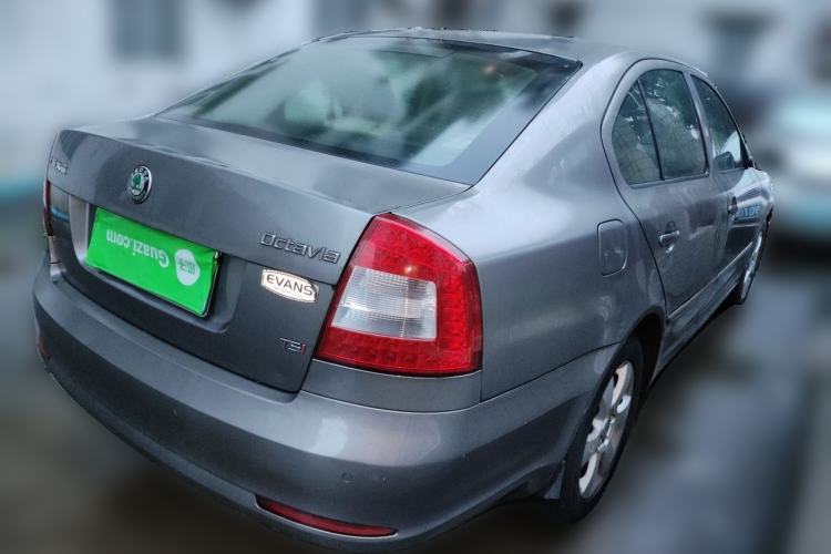 Used Skoda Octavia 2010 1.4TSI DSG Yijun Edition Rear Right 45 Deg