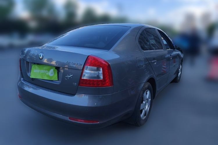 Used Skoda Octavia 2010 1.6L Manual Eado Edition Rear Right 45 Deg