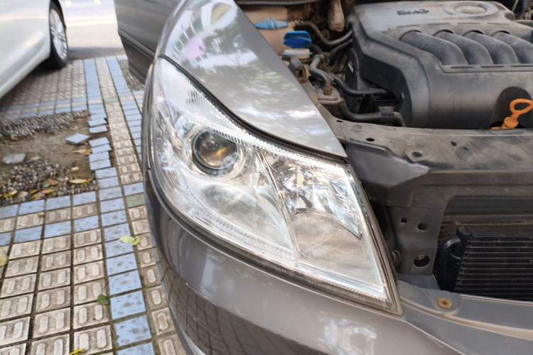 Used Skoda Octavia 2010 2.0L Automatic Yijun Edition Right Front Headlight
