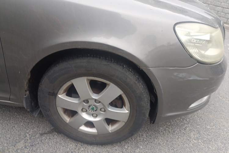 Used Skoda Octavia 2010 1.6L Automatic Yijun Edition Right Front Wheel Hub