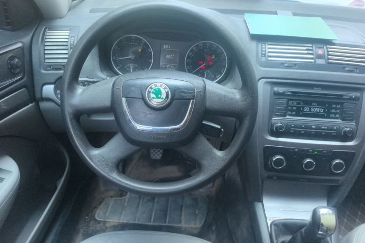 Used Skoda Octavia 2010 1.6L Manual - Yijun Version Steering Wheel