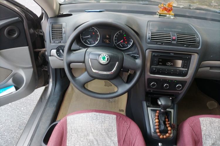 Used Skoda Octavia 2010 1.6L Automatic Eado Edition Steering Wheel
