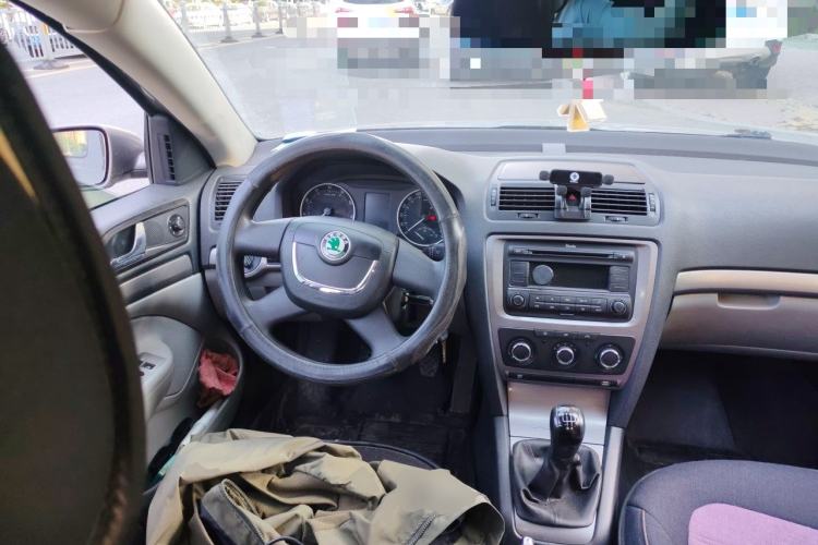 Used Skoda Octavia 2010 1.6L Manual Eado Edition Steering Wheel