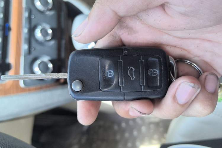 Used Skoda Octavia 2010 1.6L Automatic Eado Edition Vehicle Key