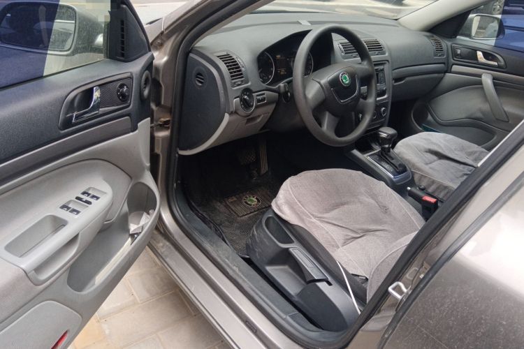 Used Skoda Octavia 2010 1.6L Automatic Eado Edition Driver Seat