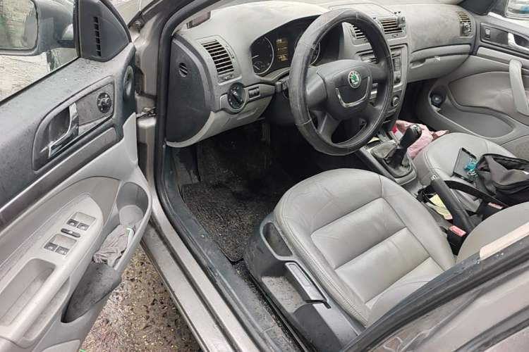 Used Skoda Octavia 2010 1.6L Manual Eado Edition Driver Seat
