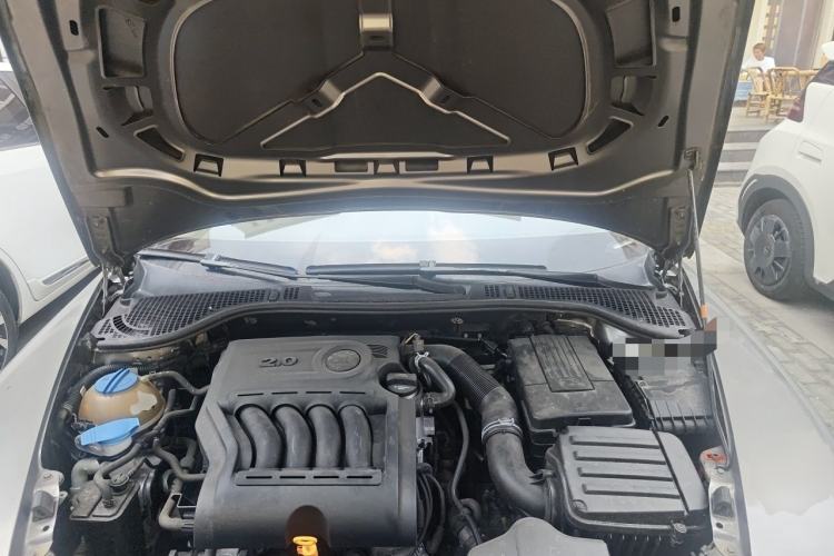 Used Skoda Octavia 2010 2.0L Automatic Yijun Edition Engine Bay
