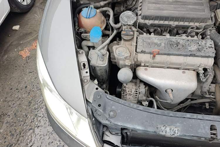 Used Skoda Octavia 2010 1.6L Manual Eado Edition Engine Bay Right