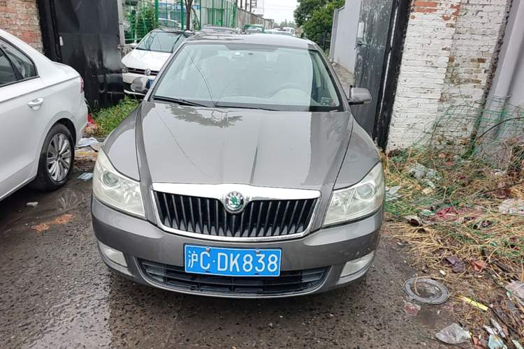 Used Skoda Octavia 2010 1.6L Manual Eado Edition Front