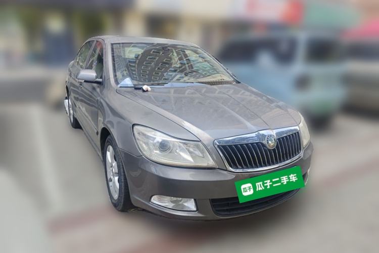 Used Skoda Octavia 2010 2.0L Automatic Yijun Edition Front Right 45 Deg