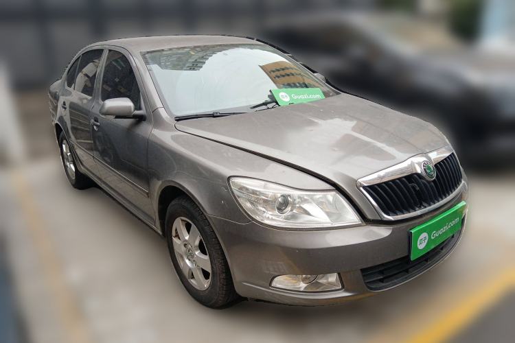Used Skoda Octavia 2010 1.6L Automatic Eado Edition Front Right 45 Deg