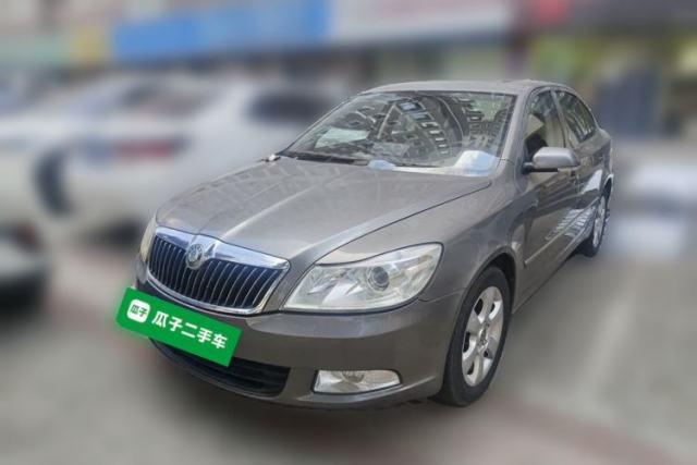 Skoda Octavia 2010 2.0L Automatic Yijun Edition مستعملة