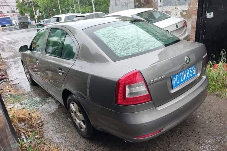 Used Skoda Octavia 2010 1.6L Manual Eado Edition Rear Left 45 Deg