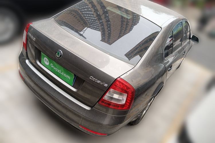 Used Skoda Octavia 2010 1.6L Automatic Eado Edition Rear Right 45 Deg