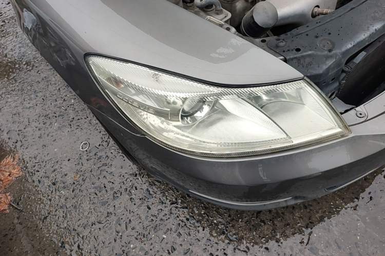 Used Skoda Octavia 2010 1.6L Manual Eado Edition Right Front Headlight