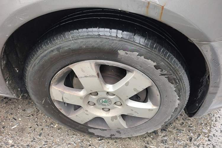 Used Skoda Octavia 2010 1.6L Manual Eado Edition Right Front Wheel Hub
