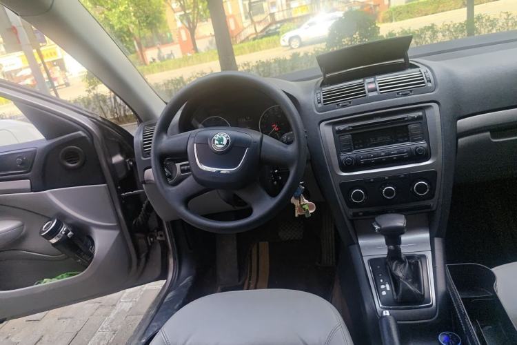 Used Skoda Octavia 2010 2.0L Automatic Yijun Edition Steering Wheel