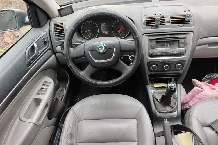 Used Skoda Octavia 2010 1.6L Manual Eado Edition Steering Wheel