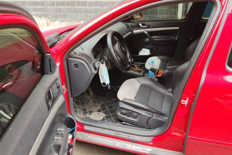 Used Skoda Octavia 2010 2.0 TSI RS Driver Seat