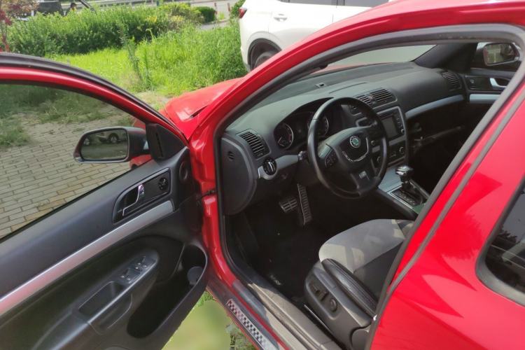 Used Skoda Octavia 2010 2.0 TSI RS Driver Seat