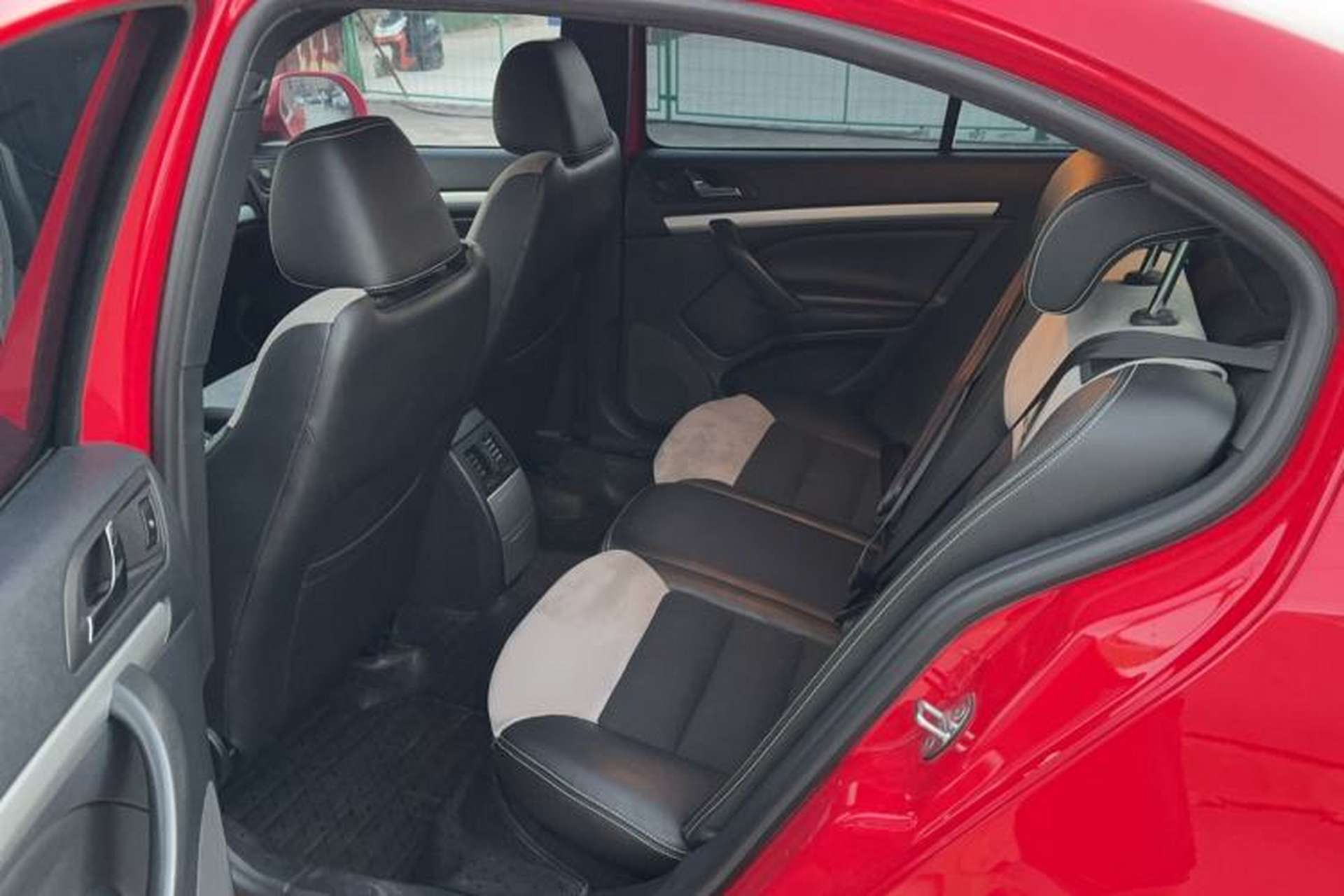 Used Skoda Octavia 2010 2.0 TSI RS Interior 1