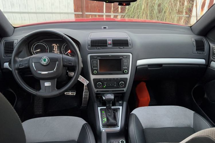 Used Skoda Octavia 2010 2.0 TSI RS Interior 2