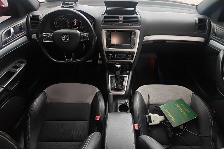 Used Skoda Octavia 2010 2.0 TSI RS Interior 2