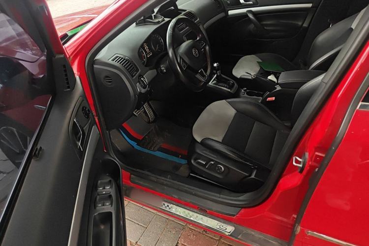 Used Skoda Octavia 2010 2.0 TSI RS Interior 3