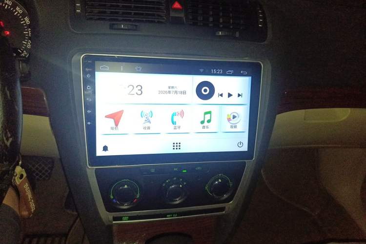 Used Skoda Octavia 2010 1.6L Automatic Yijun Edition Audio And AC Panel