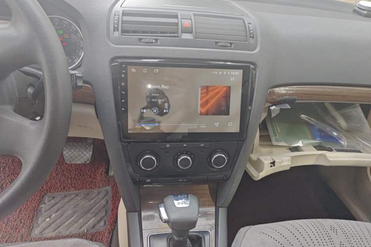 Used Skoda Octavia 2010 1.8TSI DSG Yijun Edition Audio And AC Panel