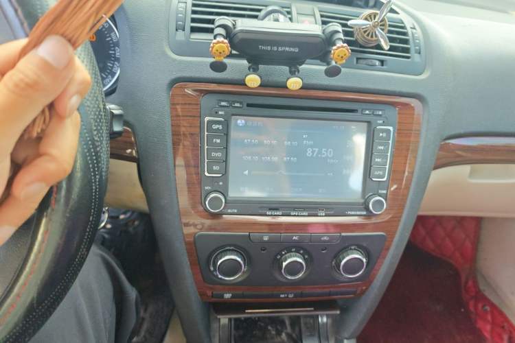 Used Skoda Octavia 2010 1.6L Manual - Yijun Version Audio And AC Panel
